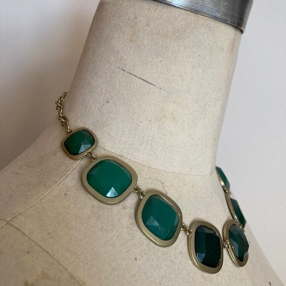 Emerald Green & Gold Necklace - Picture 3 of 9